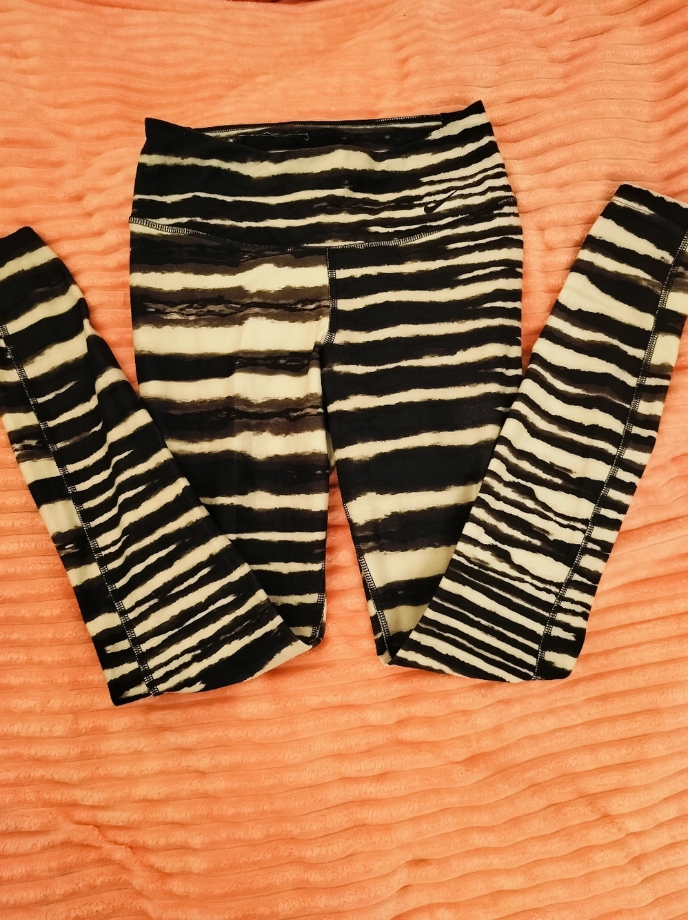 EUC Nike Dri-fit Zebra Animal Black & White Striped Leggings - XS
